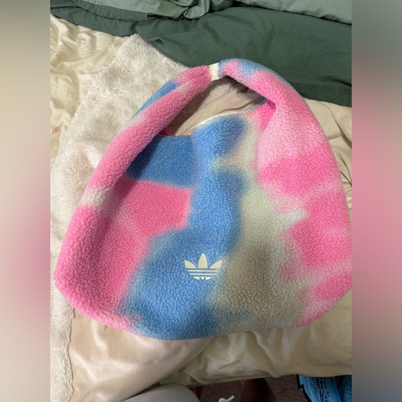 adidas large bag - Picture 1 of 4
